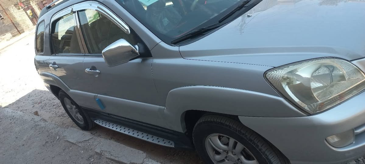 السلام عليكم سبورتج2008 خليجي كلشي شغال بيها استعمال بيت فقط كل شهر اطلع بيه مره لان شغلي بصف بيتي حلوه مثل ما موضح بالصوره للبيع مابيها ضربه تبريد شغال 
محرك ٦سلندر ٢٧٠٠ سنويتها لل٢٠٢٧ بأسمي ثاني يوم احول مطان السياره بغداد سبع البور 
***********واتساب تجي تفحص تعجبك اخذها اني مااعرف بالسيارات  @إشارة 
***********
