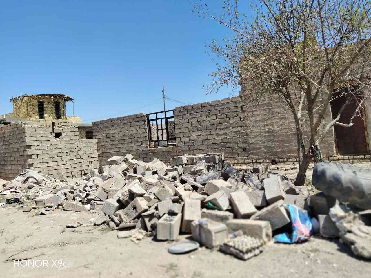 سلام عليكم
للبيع بلوك مستخدم العدد 300
المكان حي زامل
للاستفسار الاتصال على الرقم ***********
بسعر  مناسب

