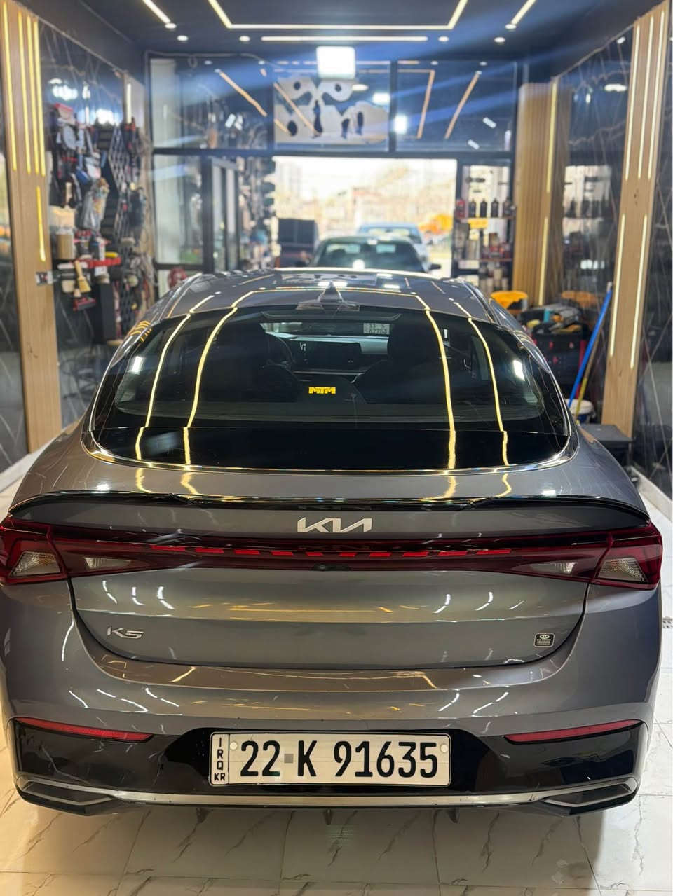 K5 2022 
لون مميز بدون وارد اميريكي بدون شاصي بدون لغد بدون دواخل 
فقط باب مصبوغ و قبق الجنطة گلير امريكا صدر جديد 
رادار امامي 
بك لايت لد 
نوزلات جديدة 
تخم بلكات جديدة 
صدر جديد 
مكينة ١٦٠٠ 
***********
السعر 155 بغداد, العراق
