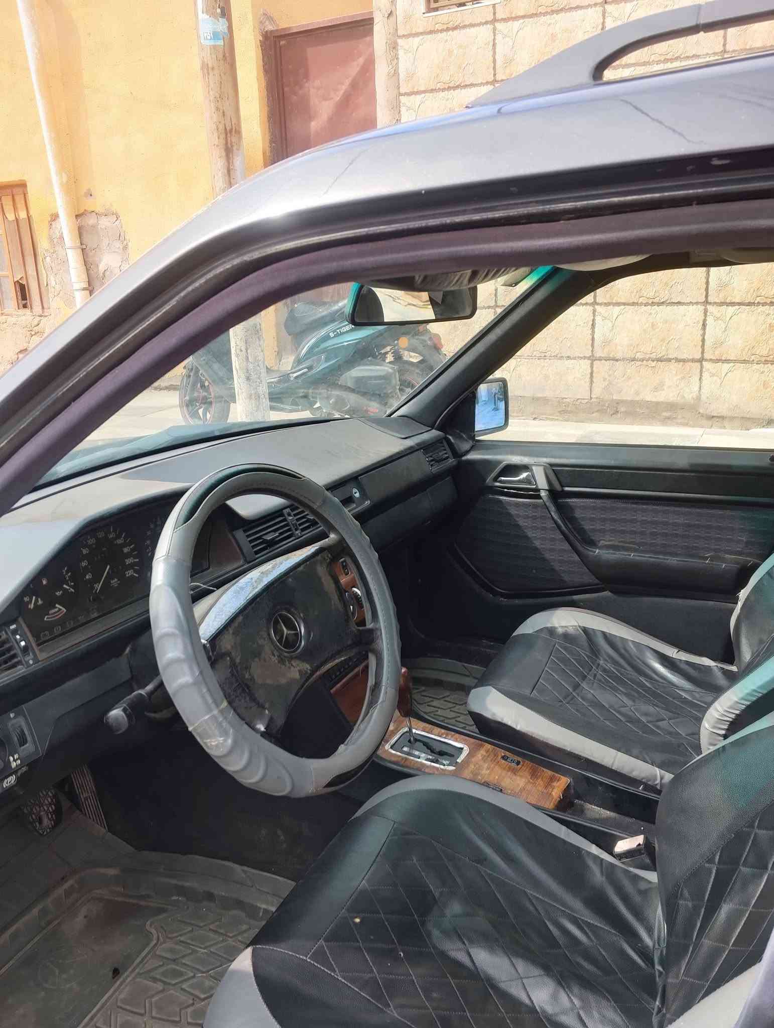مرسيدس • موديل ٨٩ • رقم بغداد