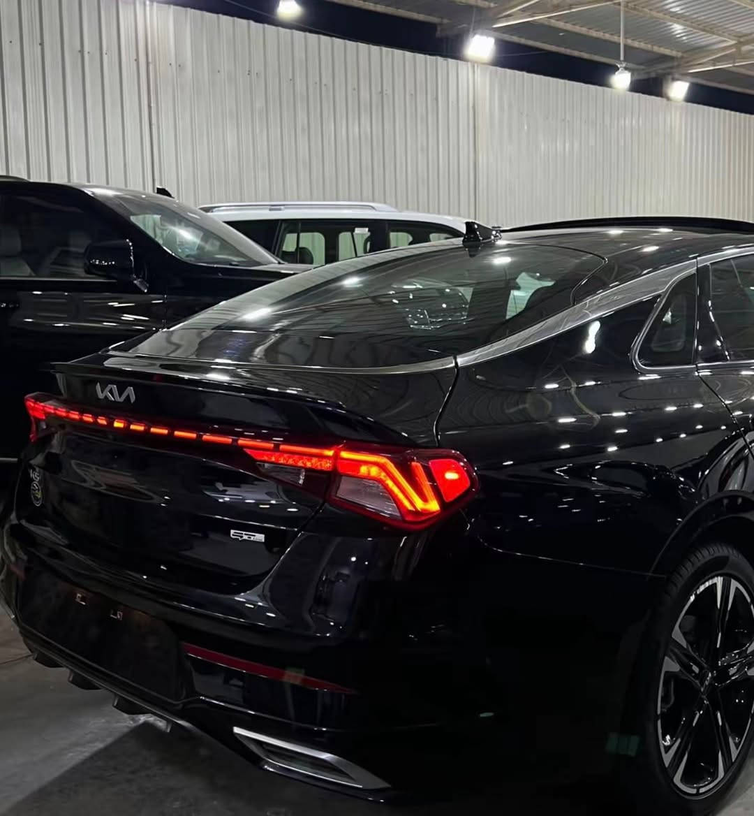 السلام عليكم كي فايف K5 2023 موصفات GT Line حادثها موضح بل صور  سعرها 20٫000$ سعر بي مجال للتواصل عل خاص او عل رقم ‭***********‬
