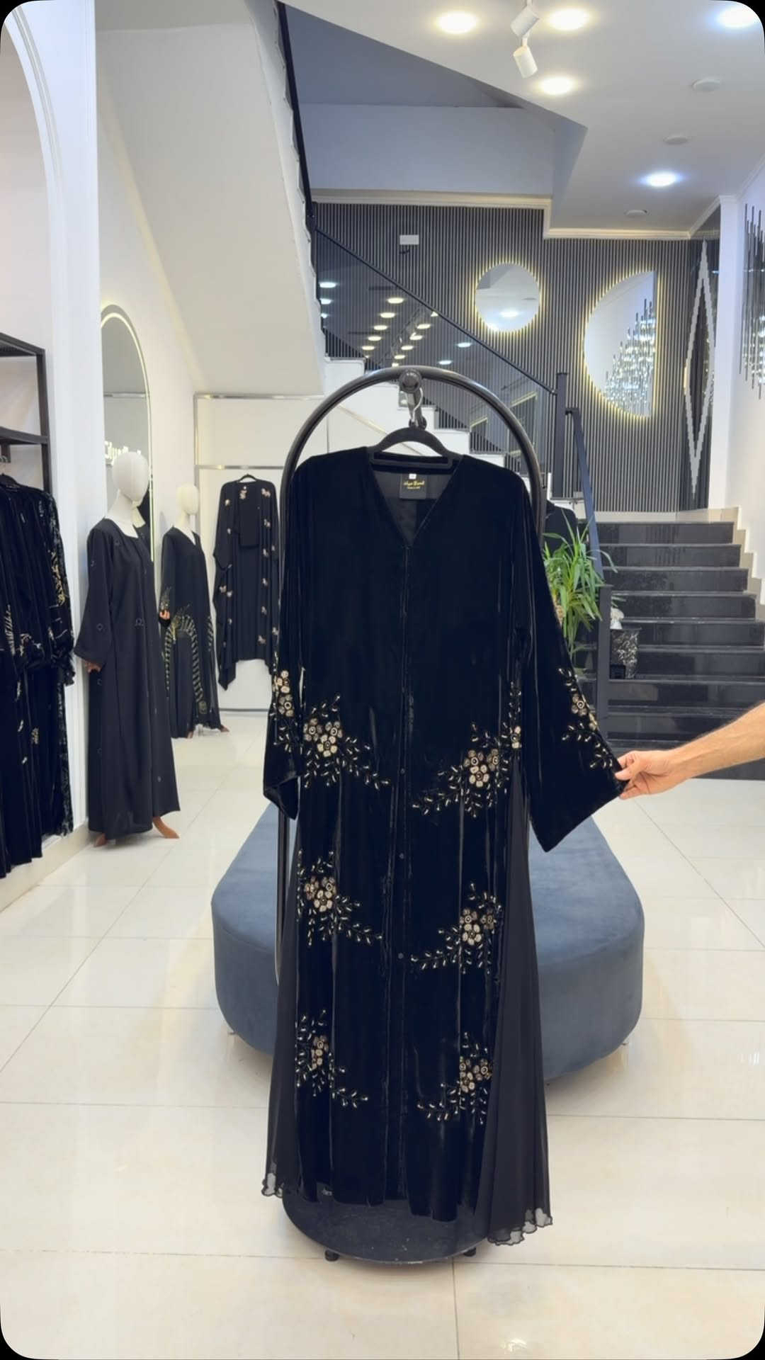 ملابس • للبيع