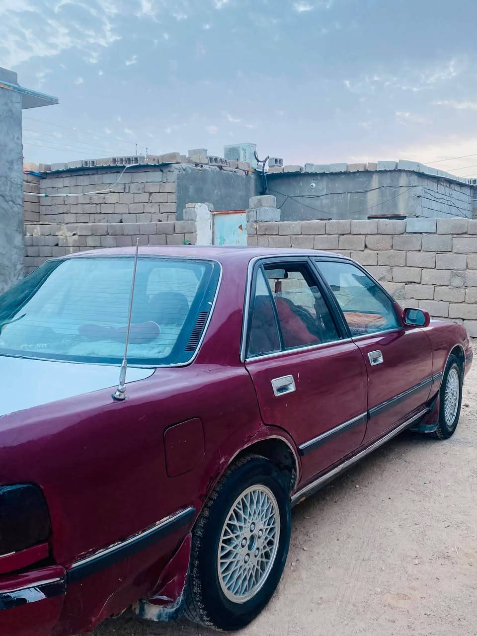 السلام عليكم
كروسيد ايسر ابلاد للبيع موديل 1991مشروع وطني مكفولة من الكصه ونقل حداديه 90%مكينه وكير ونجي السعر 37بيه مجال لحك جيه العنوان البصره سفوان 
رقم الهاتف ***********
