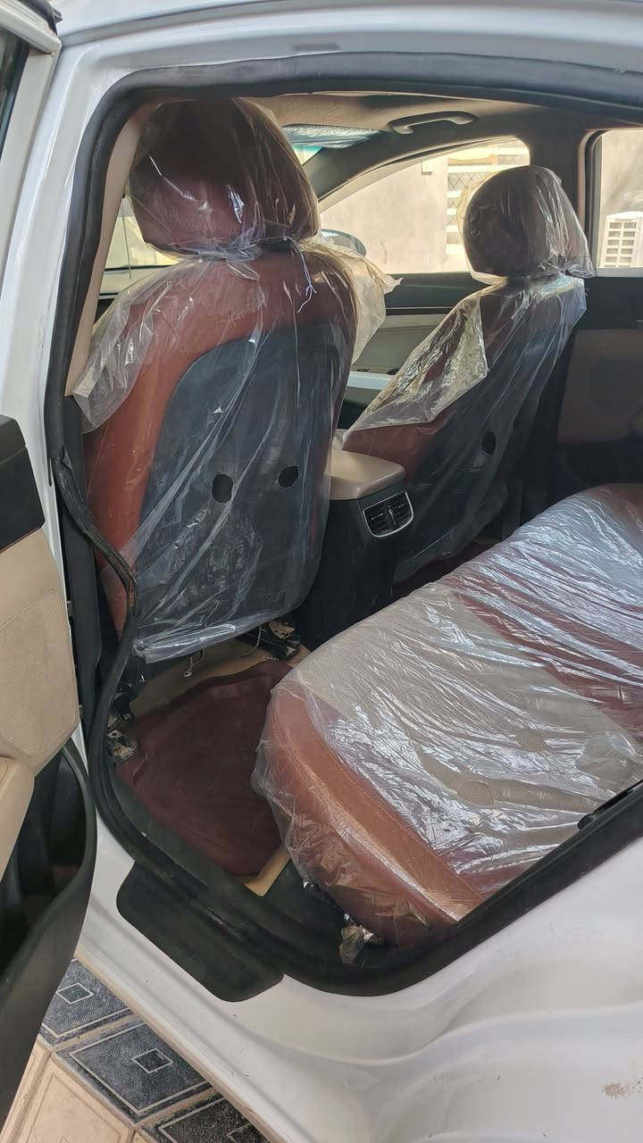 السلام عليكم سياره مديل 20،،،،،، مواصفات  خليجي ما اسولف عن سياره واحد على واحد بيها شغلات بسيطه مكفوله من  الضربه  والتبديل سياره ماشيه 170 سياره بالنجف ابو صخير السعر 145بيه مجال قليل للشراي حك الجيه سنويه ما ساقطه مدور مباشر التصال على الرقم ***********
