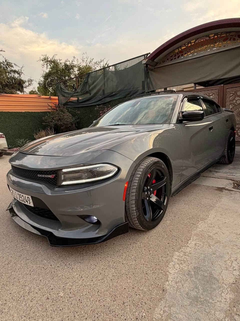 السلام عليكم
دوج جارجر 2017 SXT
وارد كندي طابة كلين بالعراق بيها 3 قطع صبغ فقط   بجم كبس ايرباكات سليمة 
رقم سليمانية بأسمي 
فتحة 
شفتات ستيرن 
خزن ميموري 
وباقي تفاصيل الجارجر المعروفة 
سيارة ماشية 65 الف 
***********
