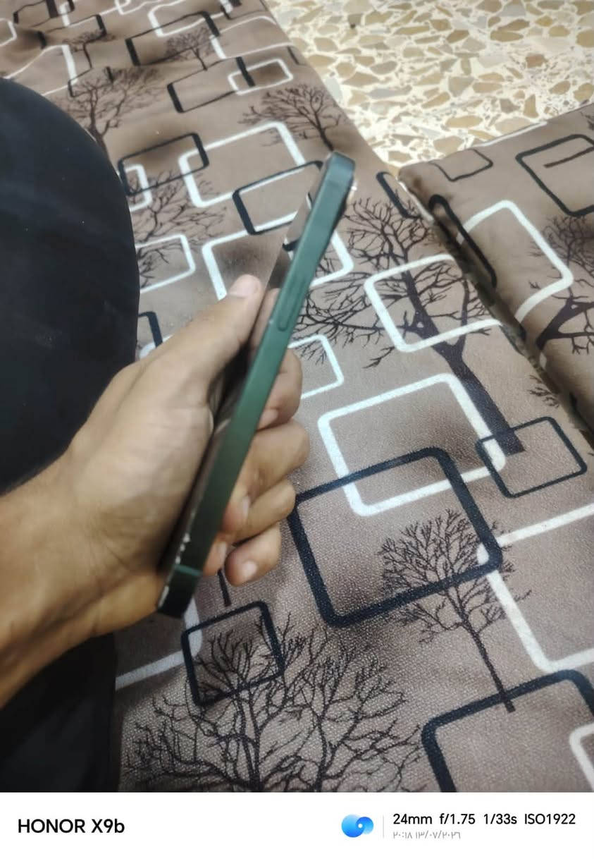 ايفون 13عادي 
ذاكره 128
نورمال شرط من كلشي 
بطاريه 85
لا مرفوعه ولا مبدله بلادي 
سعر 450وبي مجال حك جيتك 
رقم ***********+بي واتساب 
وبيك خير وتدلل
