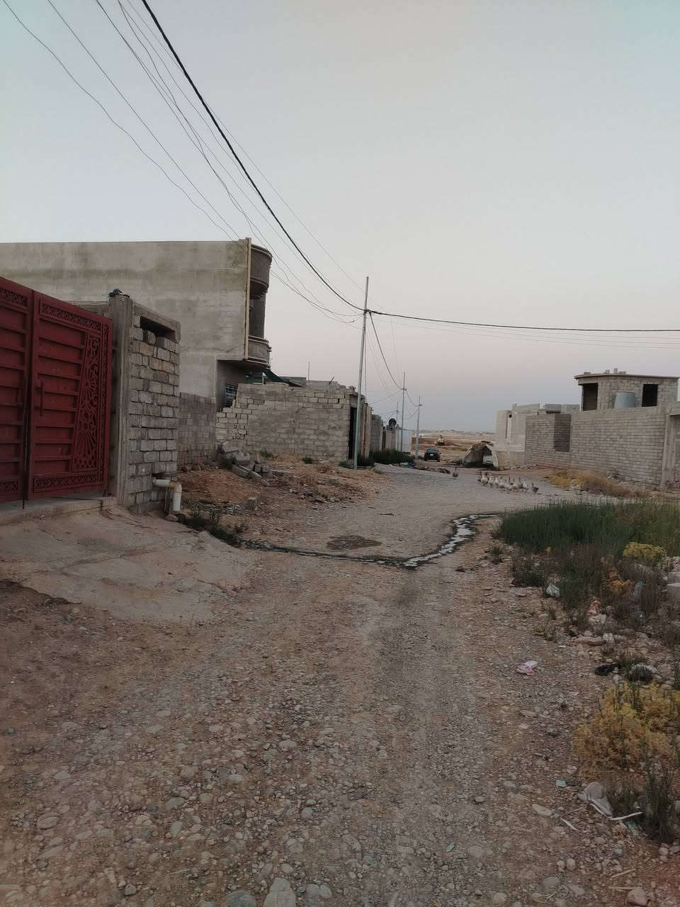 التكعيبه للبيع القوسيات خربت عسكر شارع المركز الشرطه المساحه ١٤٠ متر الخدمات موجوده يمها السعر ١٥ وبي مجال ***********
