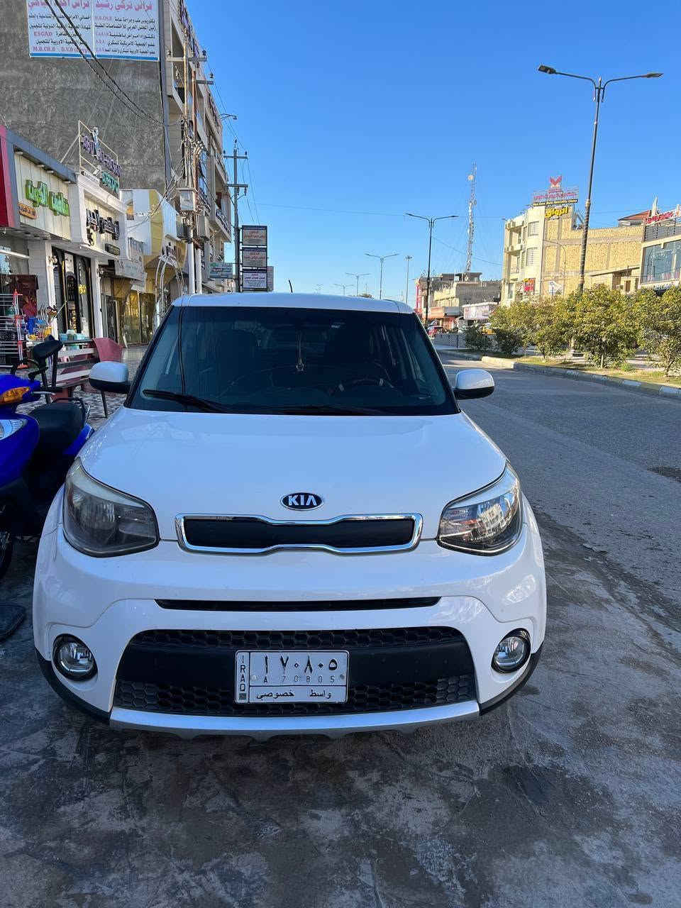 كيا صول موديل ١٥ وارد امريكي محرك ١٦٠٠ حادث بنيد وجاملغ بدون دواخل كير ومحرك وتبريد وحداديه كله كفاله رقم واسط تحويل ثاني يوم ماشيه ٨٨ الف ميل 
السعر ٩٠ $ وبيه ومجال 
تفاصيل اكثر خاص او اتصال عل الرقم ***********
