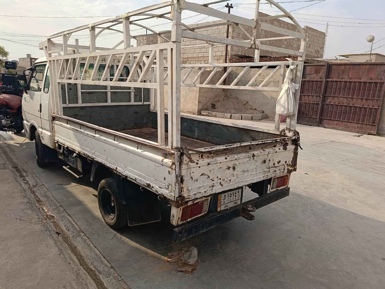 السلام عليكم كية بنكو موديل 95
رقم بغداد مشروع وطني سنوية 27

محرك كير بل شرط تخم تايرات جديد

عنوان كركوك سعر 55 بي مجال قليل
***********
