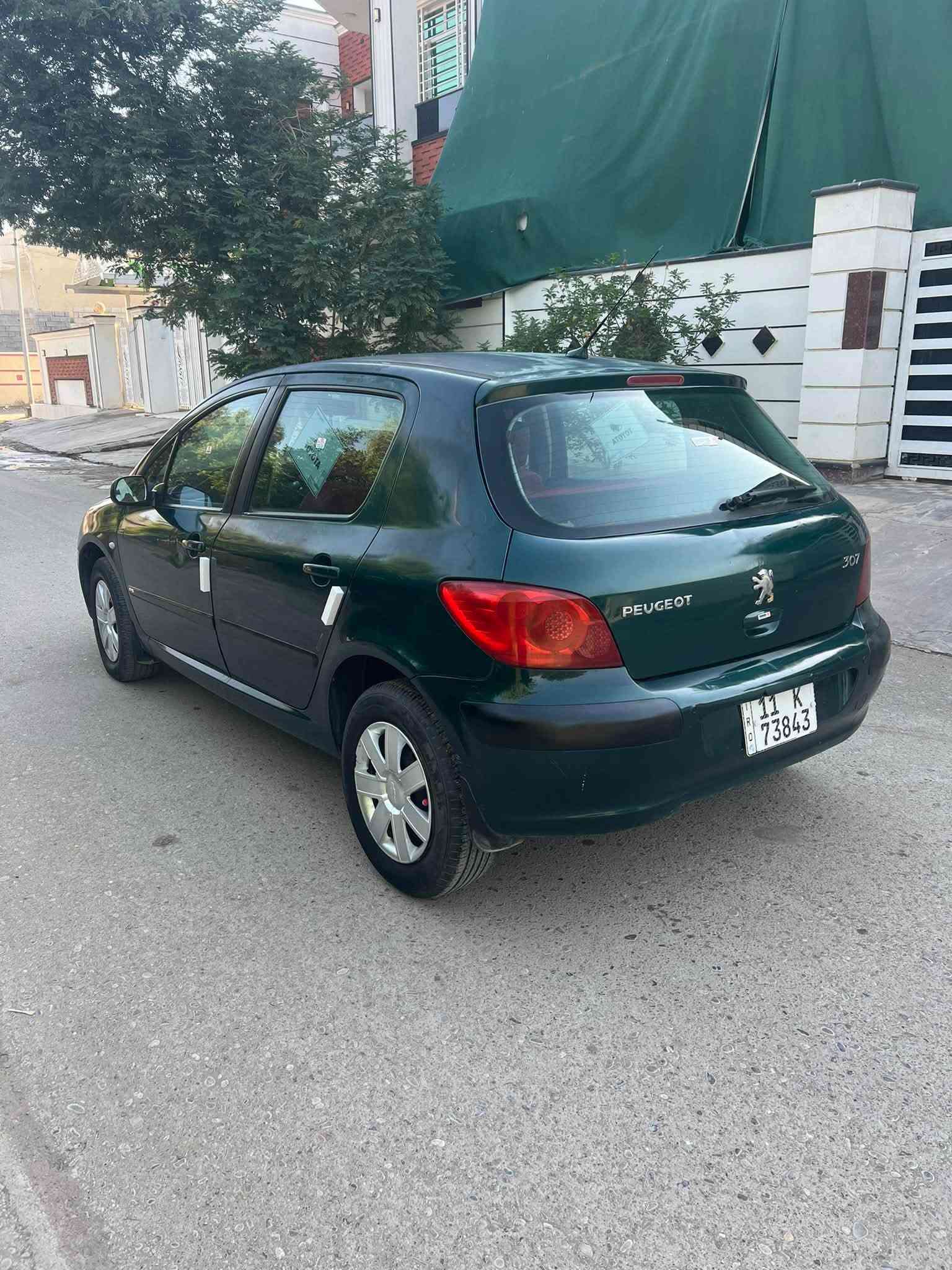 السلام عليكم
بيجو 307 موديل 2005 رقم بغداد انكليزي سنويه وهزه وارقام كلهه جديده سنويه لل2029 شرط تحويل ثاني يوم 
غرامات مصفره 
تخم تاير جديد قبل ٢٠ يوم شديته حتى الاسبير جديد باتري جديد
 صدر خير من الله 
شاشه كامره حساسات خلفية سنتر لوك 
كير محرك مكفولات شرط  
تبريد ثلج ثلج 🥶 تدفئه نار 
دشبولها شخط مابي
باتري جديد 
كهربائياتها كلها شغالة مابيها شي ما يشتغل 
السيارة شرط اي چطل مابيها 
💐 السعر 40 وبيها مجال بسيط 
 السياره بيها قطعتين كلير بس شرط بدون ضربه او دواخل 

للاتصال علرقم
***********
