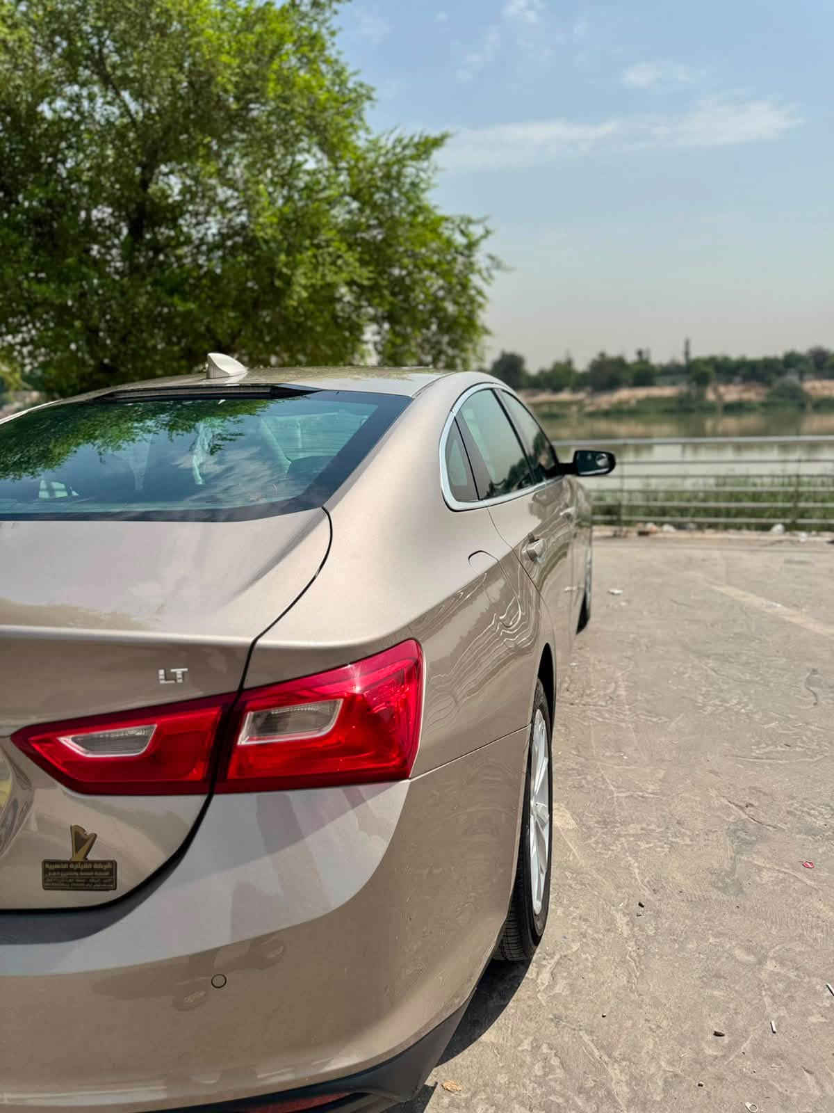 🫡السلام عليكم للبيع. 

🚗شوفر ليت ماليبو lt  
موديل  2024  
🚶ماشية فقط 31 km 
مكينه 1500 تيربو 

🔥حادثها خفيف كما موضح بلصوره البريد مصلح نفسه بيها ايرباك السياره رجع سستم  صور الحادث والسونار بالمنشور 

🔥فول مواصفات 
🔥ابواب بصمة 
🔥داته شو للتصادم مع منبه 
🔥تدفئة كشنات 💺
🔥شاشة كبيرة  🖥️+ كامرة 
🔥كرسي كهربائي 
🔥رادار امامي 
🔥سياقة داتية وتحديد مسار 
🔥تشغيل عن بعد 
🔥حساسات خلفية  
🔥داخل اسود.
🔥وباقي المواصفات المعروفه 🔥
📍المكان _بغداد _الكرخ 
الاتصال ☎️📞هـ***********
