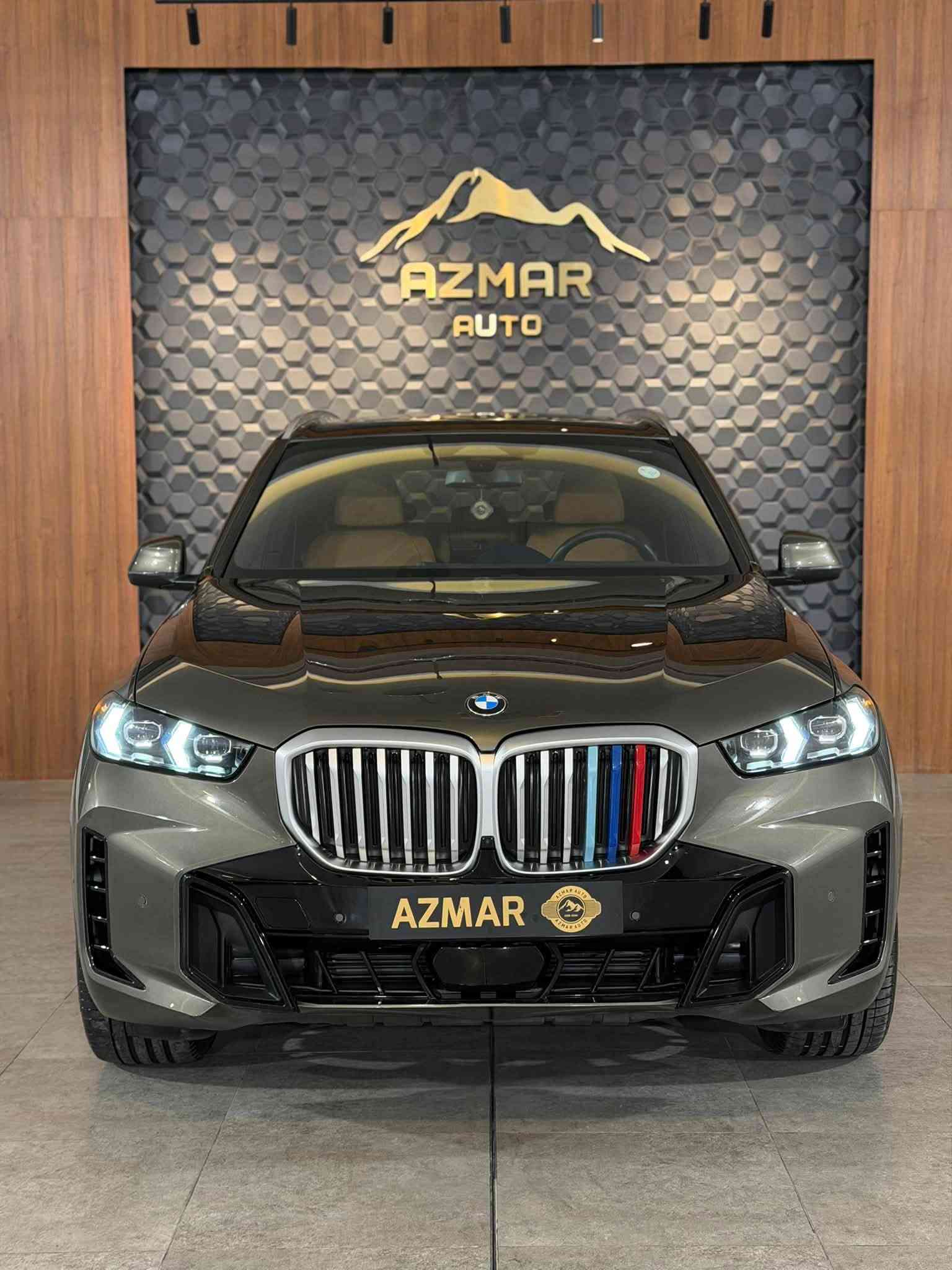 BMW X5 M package ماشية ١٤ الف فقط📦🇩🇪
موديل : 2024
لون مميز : زيتوني و داخل مشمشي
مواصفات السيارة فول
سعر : 520$ ورقة

 مواصفات:
الكاميرا الخلفية - سقف بانورامي - صندوق كهربائي - التحكم على المنحدرات - كاميرا 360 - تدفئة المقاعد - فتحة
السقف - بصمة - شاشة - مراقبة النقطة العمياء - التحكم التلقائي في درجة الحرارة - نظام بدء التشغيل - نظام فرملة الطوارئ - 8 وسادة
هوائية - المصابيح الأمامية ليد - مصابيح الليزر الأمامية - عرض المعلومات على الزجاج الامامي - تدفئة مقود القيادة - لوحة قيادة رقمية
- إنارة محيطية - أبل كاربلاي - مقاعد تدليك - sDrive

السيارة وارد امريكي بيها باب صبغ بدون لا دواخل لا ايرباك حادث كلش بسيط

سعر : 520$ ورقة

للاستفسار : ***********
العنوان : السليمانية المعارض الجديدة شركة ازمر اوتو معرض رقم ٣٤
