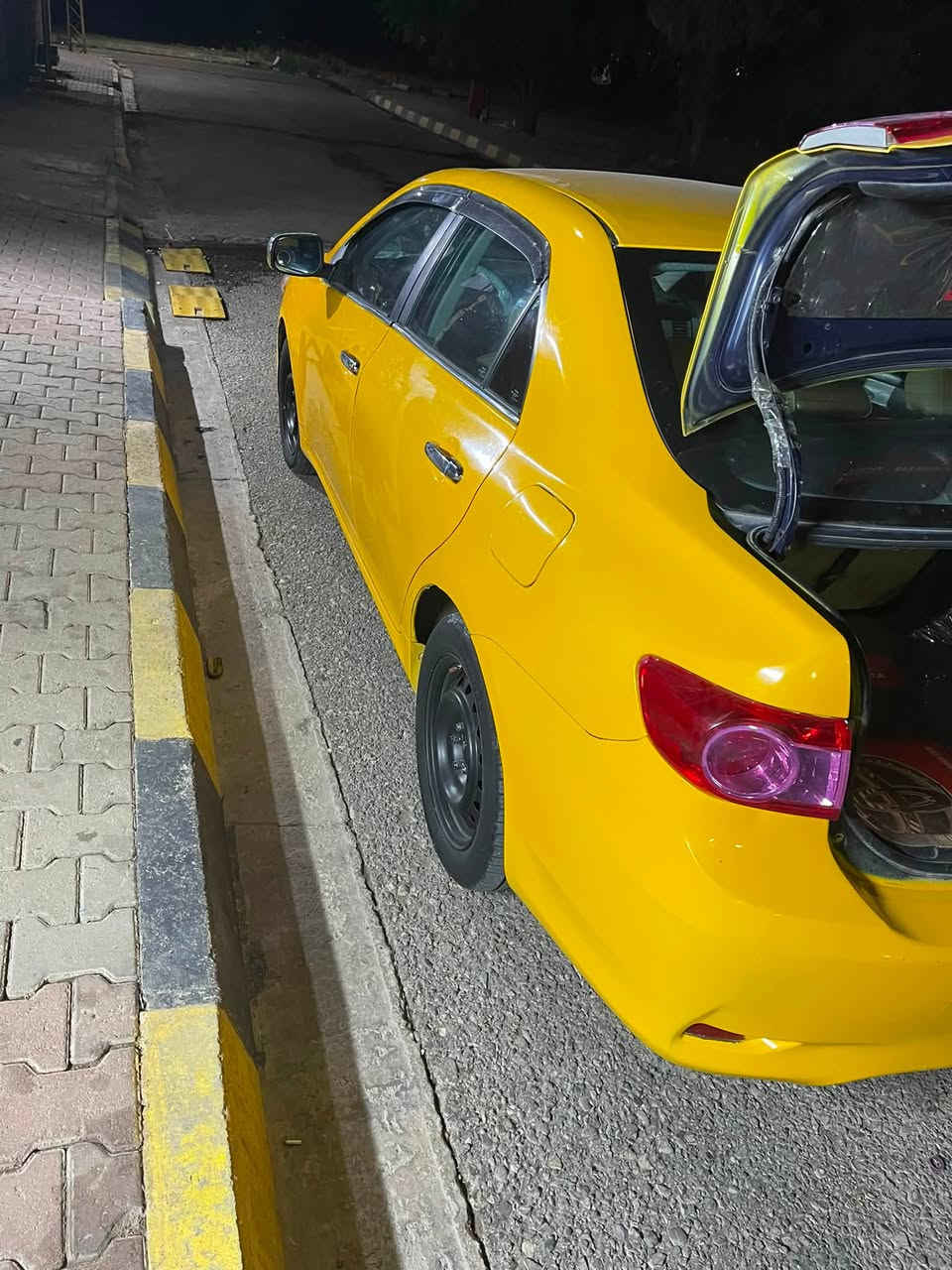 كورلا كندي  ***********
بطاقة بانزين بيه قطعتين تبديل 

مكان عرفه 

موديل 2013
سعر 110
