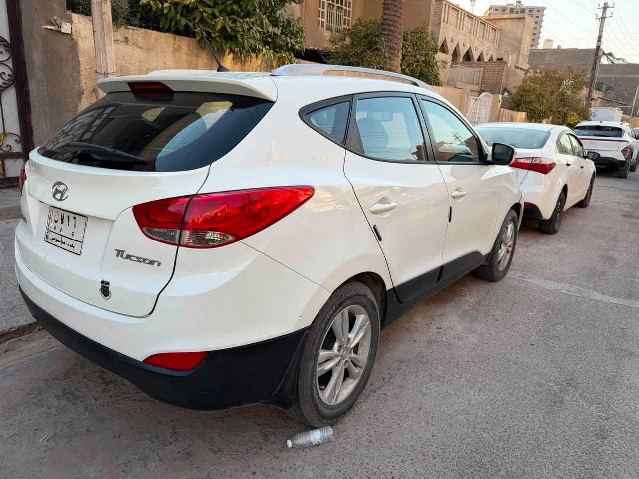 السلام عليكم
توسان ٢٠١٢ خليجي 
محرك ٢٠٠٠ 
رقم بغداد 
قطعة وحدة صبغ (بنيد) بدون دواخل 
السعر :١٢٧ ورقة وبيها مجال 
للاتصال : ***********
