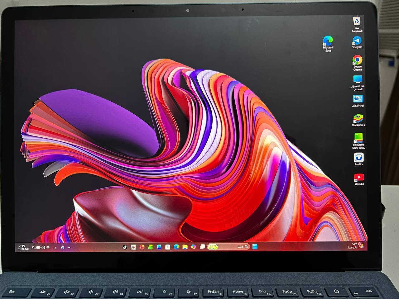 سيرفس لابتوب 3
i5.    جيل 10حرف المعالج G7 
رام 8 
شاشةدقه عاليه جدا 2,8k
شاشةلمس بدون حواف 
فيس ايدي
كامره أمامية 
كيبورد ضوئي 
الابتوب نضافتهة  ٩٥ 
سوبر سوبر سلم 
مكاني بغداد دورة مهدية الثانية 
استفسار واتساب *********** 
السعر 325
