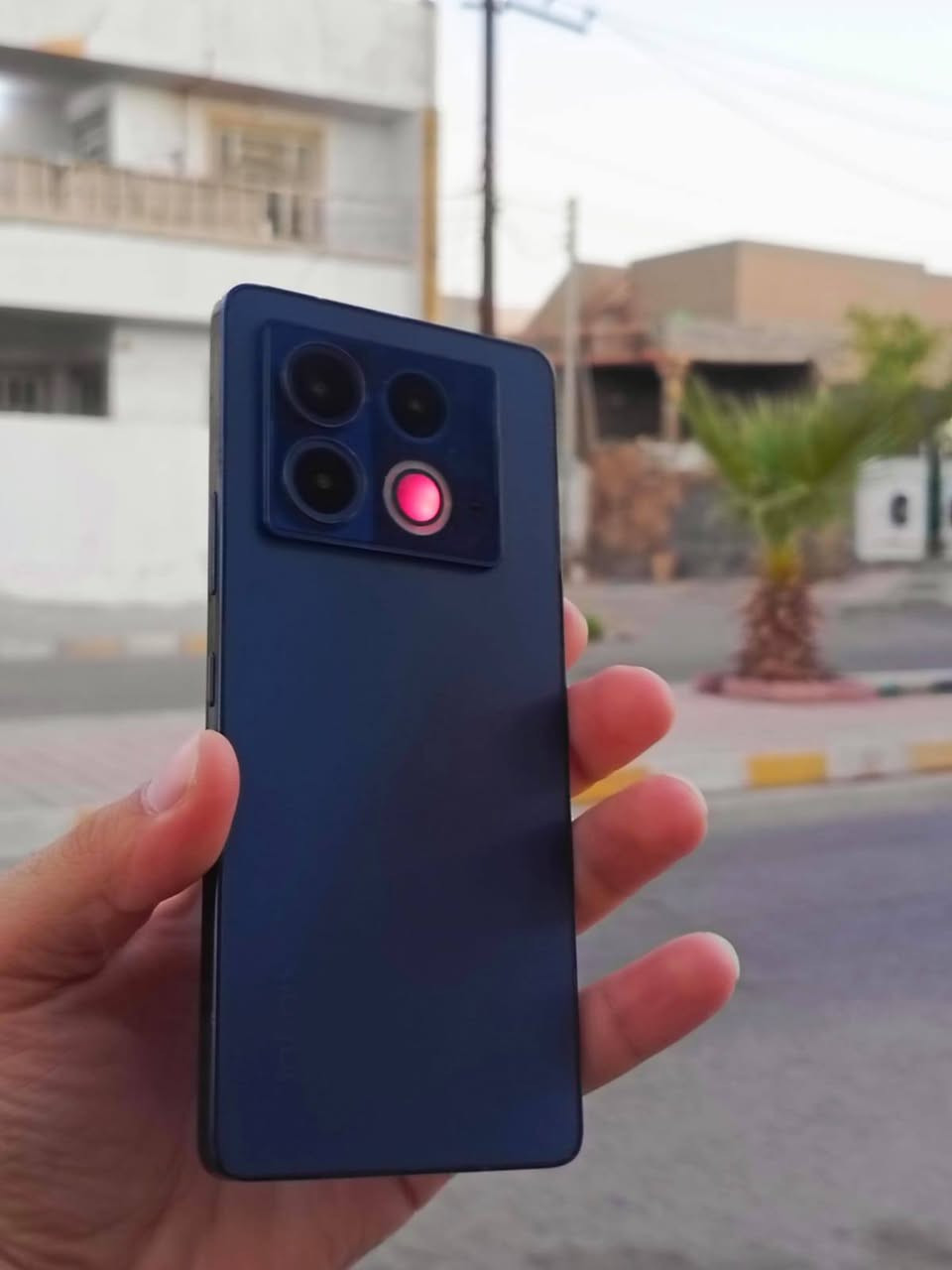 السلام عليكم انفنكس نوت 40 5G
ذاكره 256 عشوائيه 16 
بلادي مامفتوح ولا داخل تصليح 

معالج دايموستي 7020 

بطاريه 5000 

كامره الخلفيه 108 ميكه

كامره الاماميه 32

اندرويد 15 

لمراوس مكاني الخمسه كيلو 

الرقم *********** 

#ادمن
