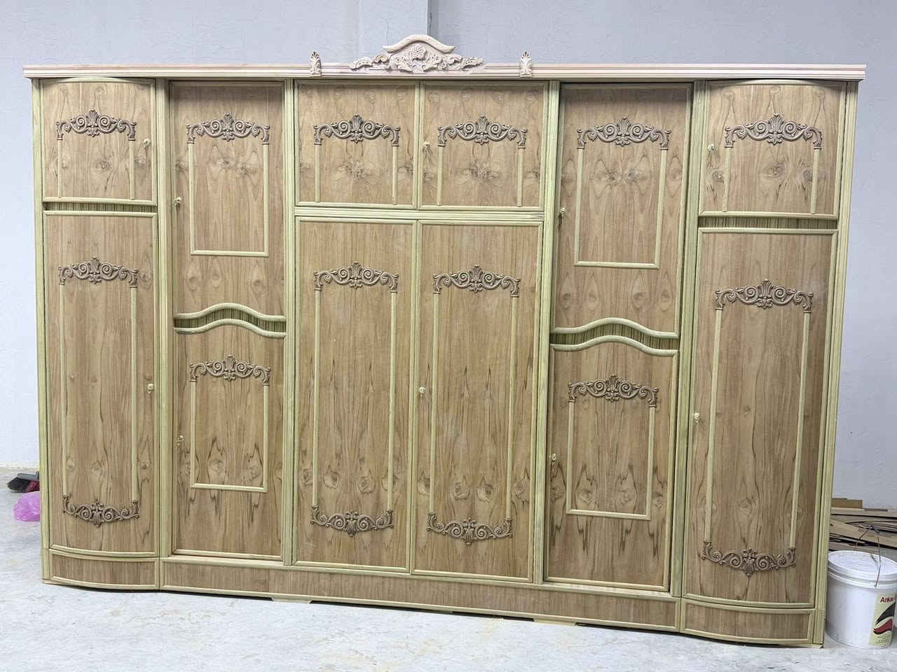 السلام عليكم
إلى اصاحب الأثاث شغل حسب الطلب 
جمله مفرد  علي محسن ***********
