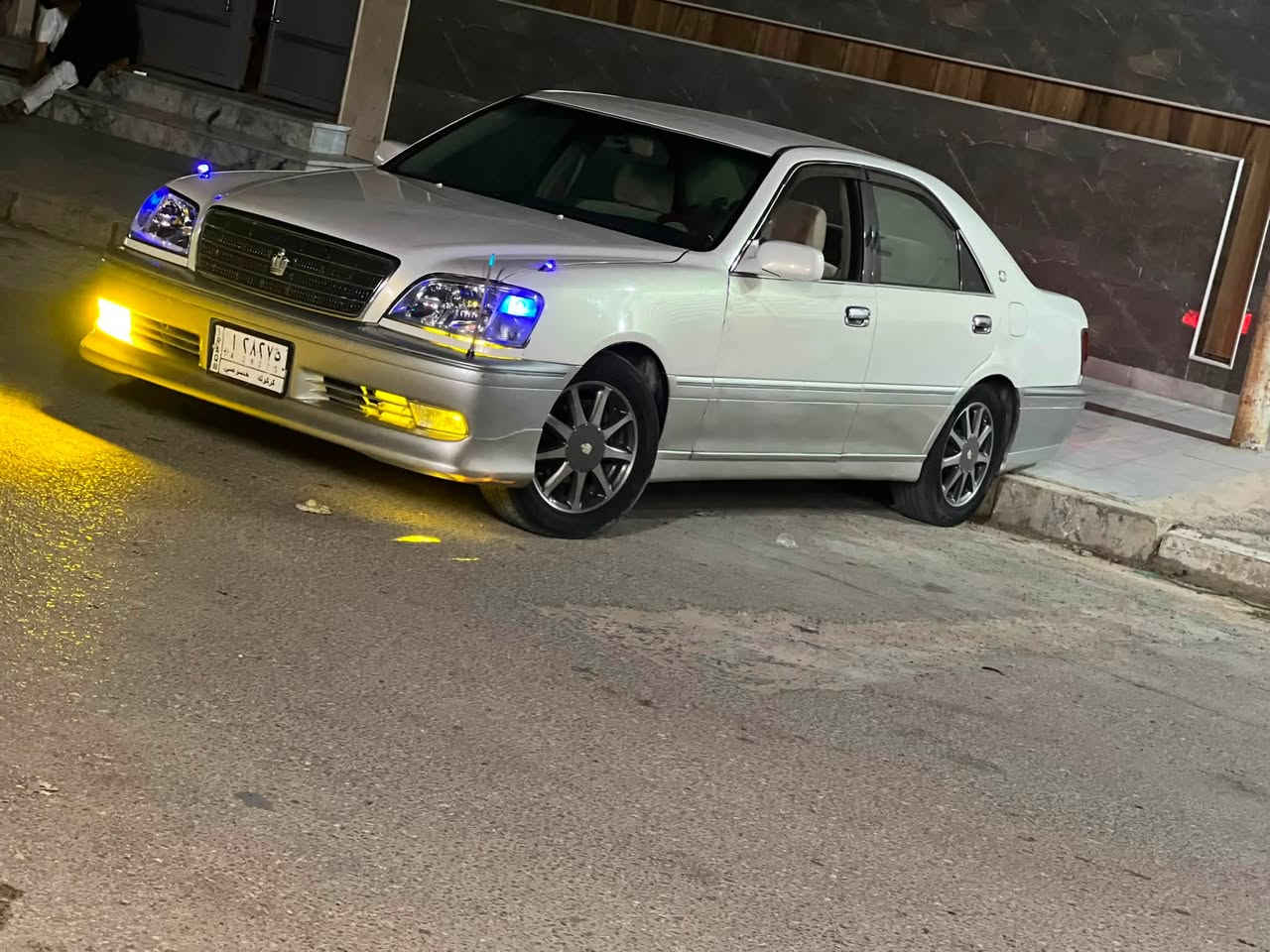 سلام عليكم متاح ملكه 2002
رقم كركوك مدفوع كمرمك قرص بل جكمجه
3تكم اصل كرستال
تحوير نجف فوك وجوه
كفاله كص وضربه قويه
مكينه ديفور الجبير 
السياره ما عايزه شي 
مال جناي 
السعر 103
الرقم***********
