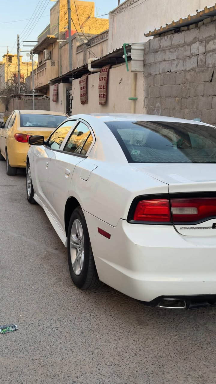 دودج تشارجر • ماكو تفاصيل