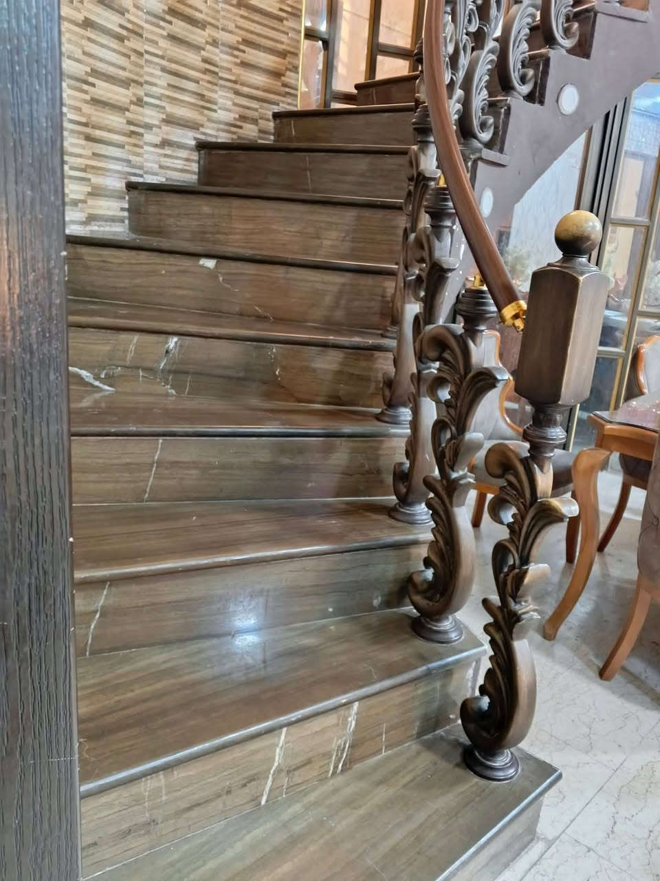 بيت طابو صرف بسمنه في حي الوفاء تقاطع الميلاد بيت حرف T كبالك فرع رابع بيت عن شارع العام مساحه 200 متر 3 طوابق يحتوي على 6غرف اودوانيه صاله حبيره 6حمامات اوتواليت بيت جاهز من كلشي طابق ثالث على طول بيت مخزنين مسكوف كامل عنوان حي الوفاء تقاطع الميلاد ***********
