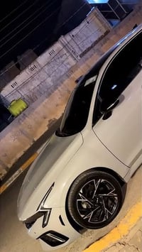 من رخصة الادمن K5 gt line موديل 2025  لون سمنتي داخل احمر   ضرر ربع جا...