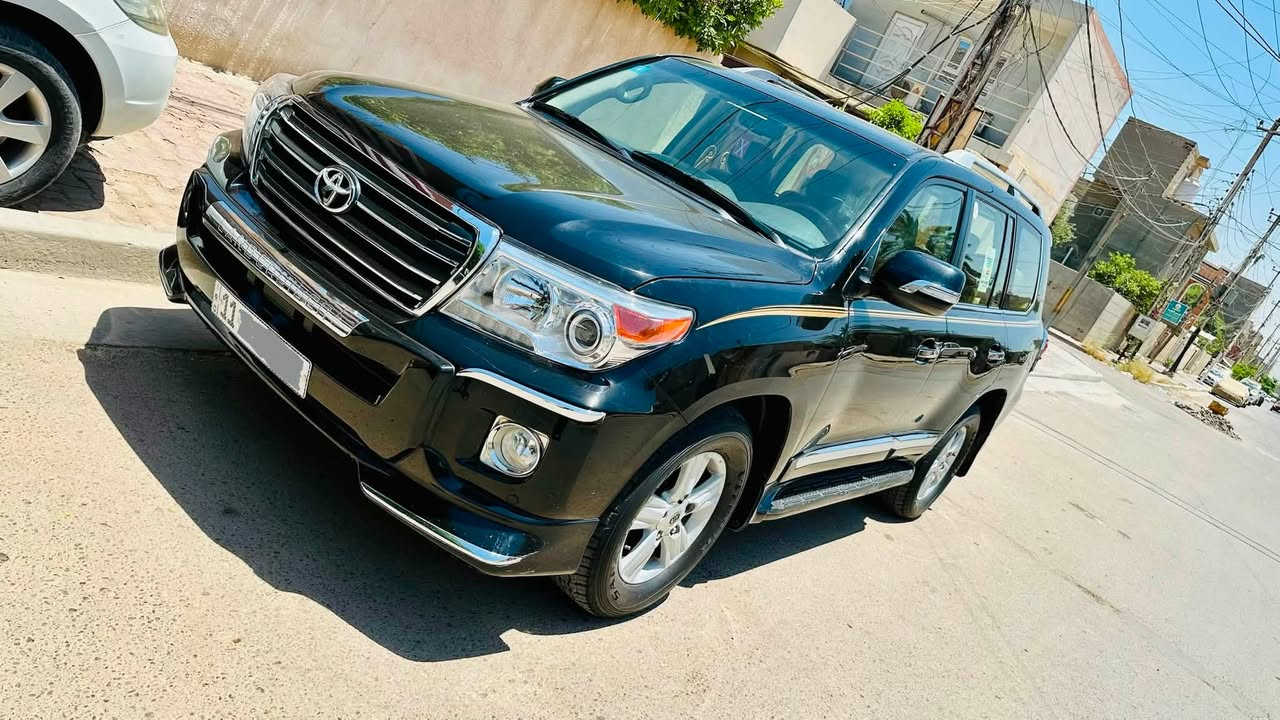 لاندكروز 2014 رقم بغداد  الدولي فول مواصفات محرك 6 جاهزة تخك تاير جديد وصدر امامي وخلفي جديد بيها بنيد صبغ اثر طخة بسيطة السعر 315 وبيها مجال للشراي مكانها بغداد للاتصال ***********
