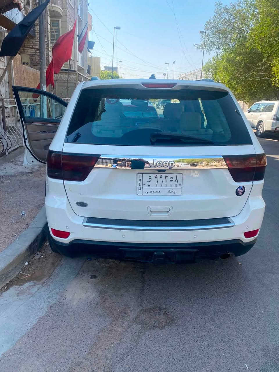 جيب شيروكي   موديل ١١ سياره خليجي كير ومكينه وصدر مكفولات وتخم تاير سياره خير من الله فقط بيهه كلير  اثر جراد مو حادث فول مواصفات السعر ١٢٧ بيه مجال المكان بغداد شارع فلسطين التصال ***********

