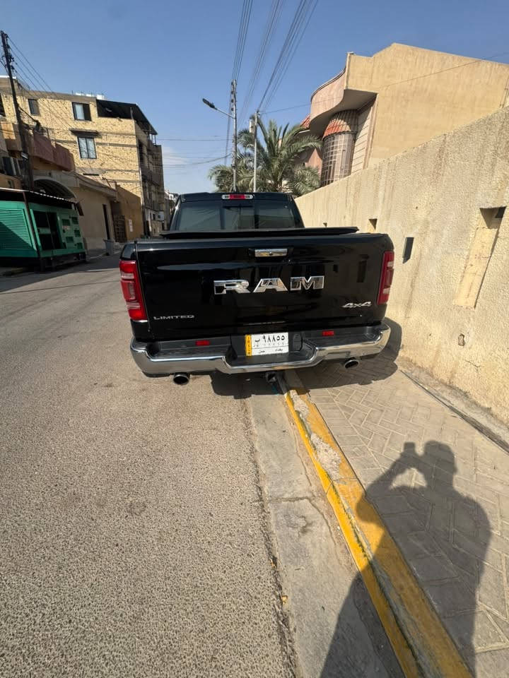 رام 🛑 Limited🛑 2020
محرك v8 هيمي 
🛑وارد خليجي 🛑
كفالة عامة .. رقم بغداد … 
⭕️السيارة مغلفة نانو ⭕️
للتواصل على رقم ***********
