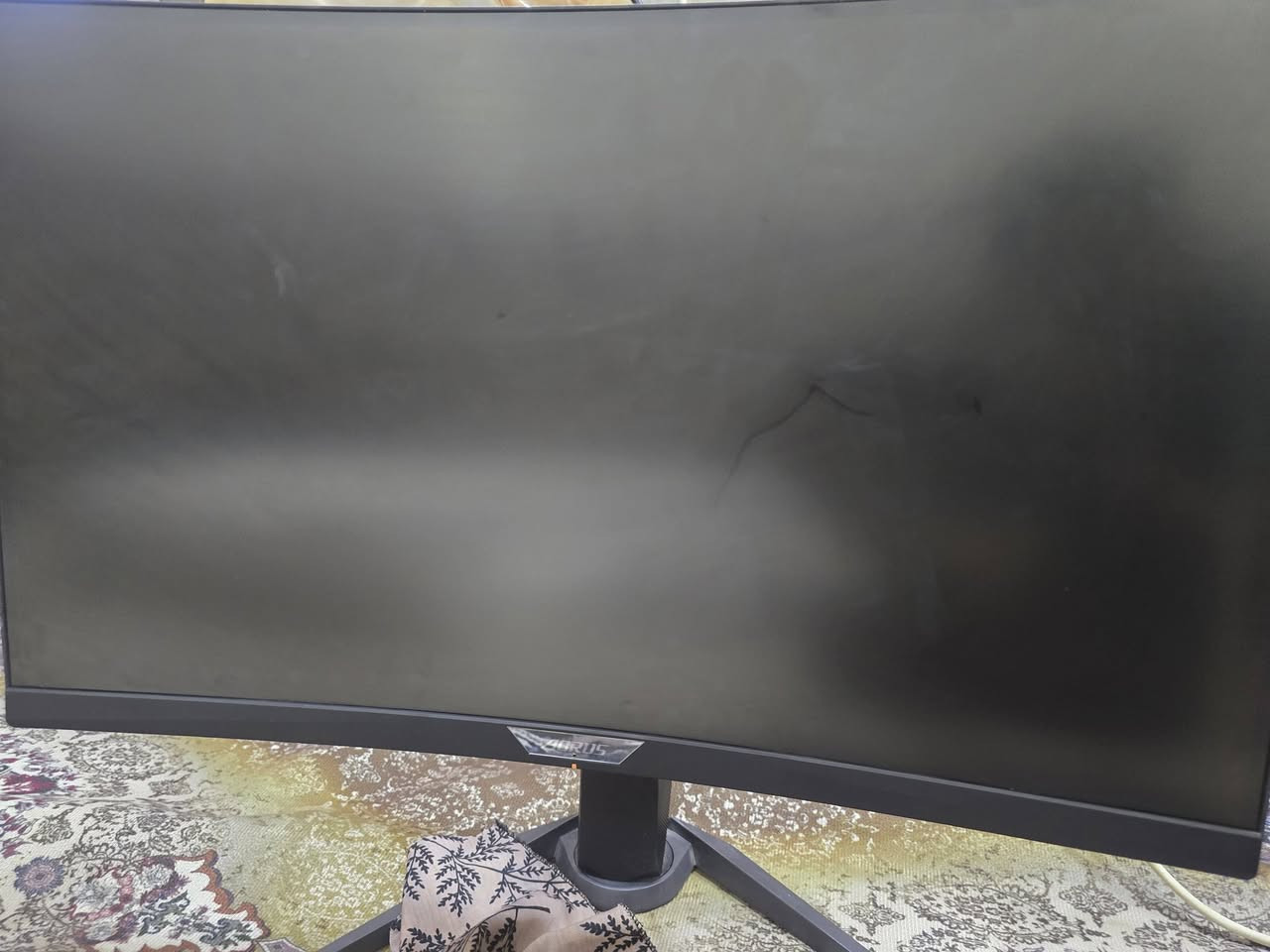 سلام عليكم
شاشه aorus 27
مقوسه 
بنل va اعلى جودات
شركه اوروس معروفه وكلها تعرفها
شاشه اخت الجديده زلغ ما بيها
موديلها
Cv27q
تواصل خاص او عل واتساب
***********
