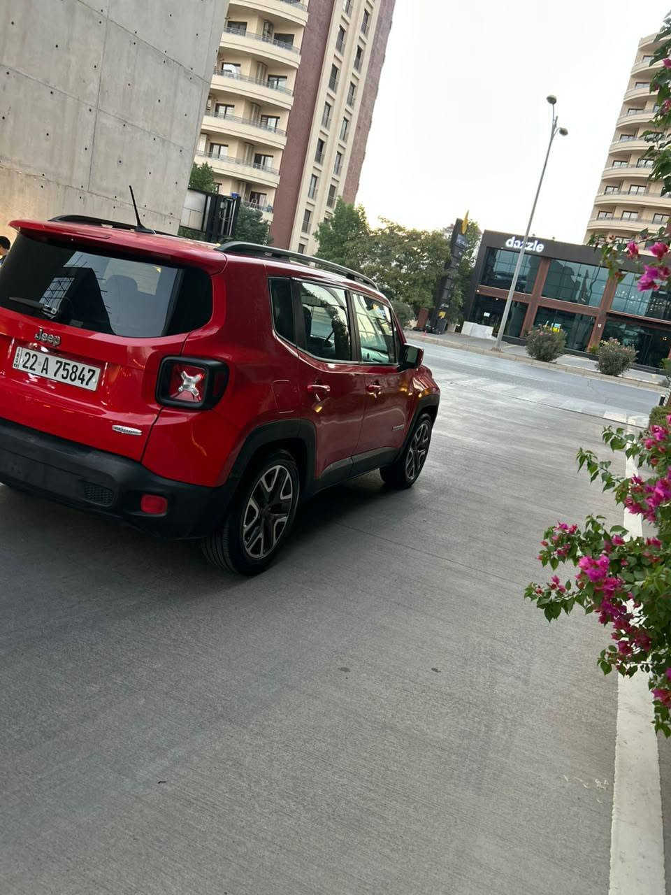 Jepp renegade sport
2017
سەیارەیەکی زۆر جوان و خاوێنە 
مالی دۆستە 
٢ پارچە بۆیاخە
بەسمە
گێر ئۆتۆماتیک
سپۆرت
شاشە 
زۆر مواسەفاتی تر
بۆ زانیاری زیاتر پەیوەندی بە خاوەنی
 ***********
