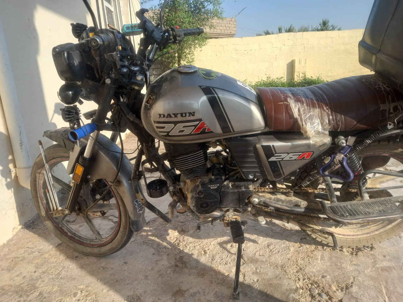 السلام عليكم دايوان موديل 23للبيع ايشي مناقصه نكره سلف كهربايات تايرات جدد محركه نضيف الدراجه ماتخلي عليه ربع حلوه وكاعده سعره قفل قفل قف950قفل بدون تعامل اتصل***********
