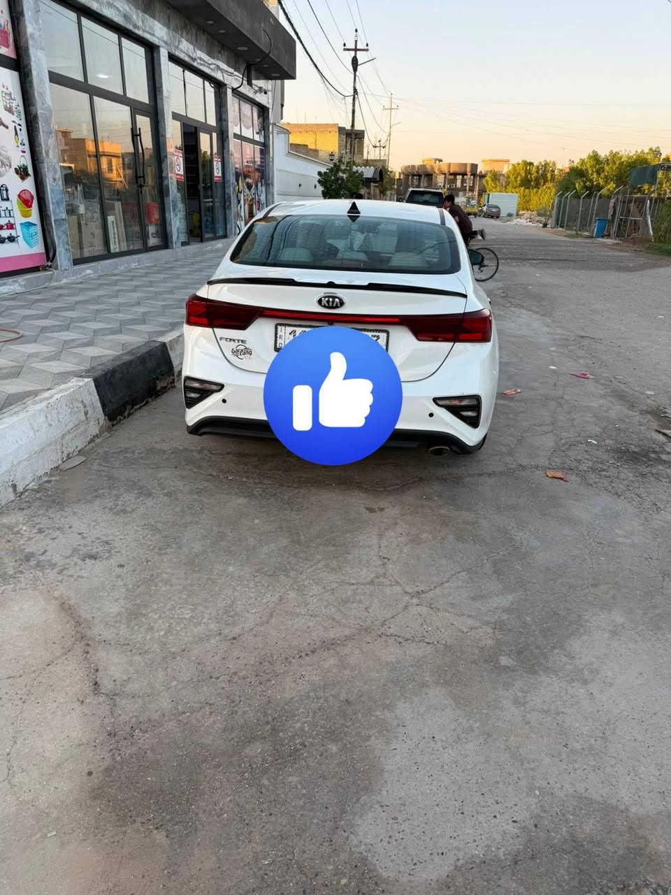 السلام عليكم 
فورتي وارد امريكي 2019 
رقم بغداد باسمي سنوية جديده هزه جديده 
ضرر السياره بنيد بدل ومصبوغ 
وبيه حالوب بلقمار مايبن بس بالسونار 
مكينه ٢٠٠ دوش مامفتوح 
كير ايتي 
السياره جاهزه من كلشي 
لايت زنون عالي ناصي 
دوشمه جديده 
الارضيه جلد 
السياره مال بيت عله يدي 

السعر 130 وبيه مجال شي قليل 
لاتصال ***********
