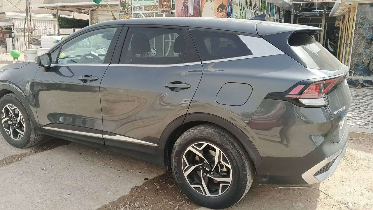 كيا سبورتج 23امريكي
***********مكني بغداد الزعفرانية 
بسمي سياره سعر 170وبيه مجال
