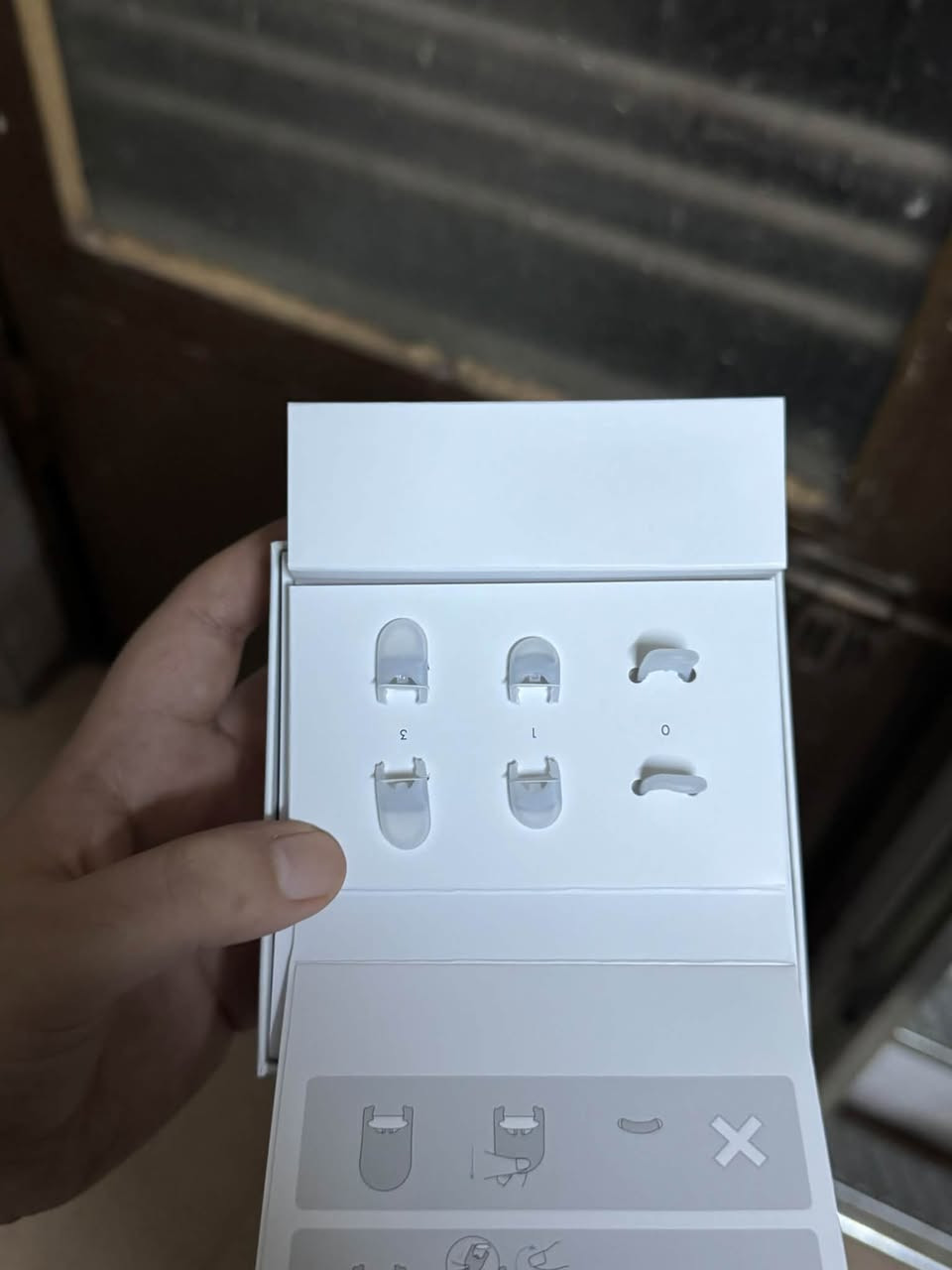 سماعات ليبرتي بودز semi in ear
اربع مايكات بيها عزلها وصوتها كلش حلو بس مناسبت أذني ع كد خمس دقايق جربتها   اليوم اخذتها من بوينت موبايل ضمانها سنه بيع او مراوس ويا ليبرتي ٥ 

***********

نص مكتوب في الصور:
- point 110,000
