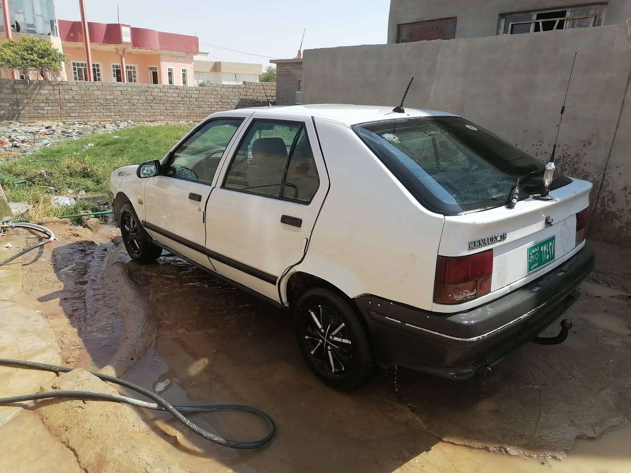 السلام عليكم اخوان عندي هاي السياره رينو موديل 91بدون صبق محرك يصرف كير شرط توايرجديد كاربون بانزين شرط التحويل للاستفسار الاتصال ***********او مراسلت على الواتساب

