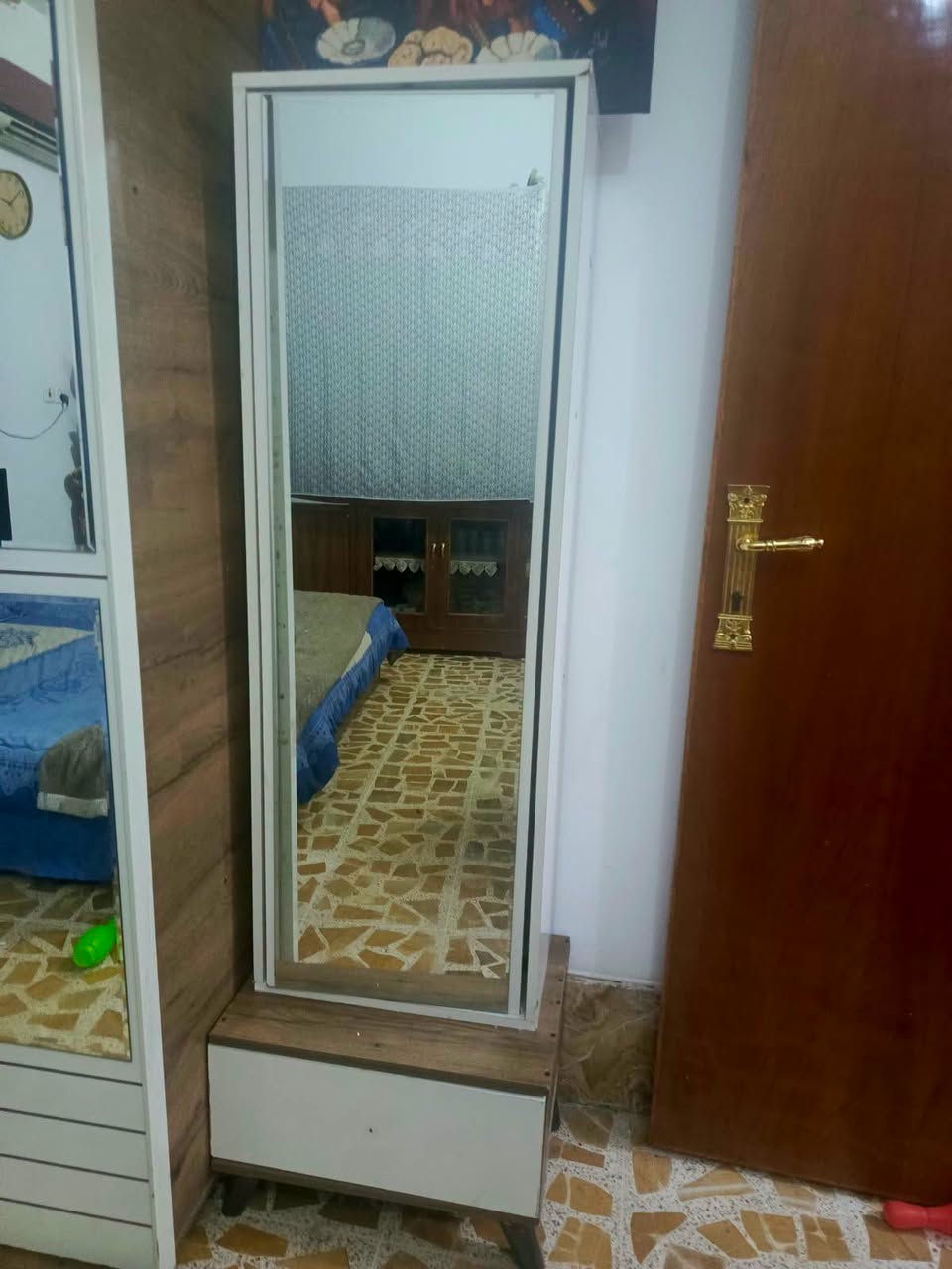 مكلف بالنشر غرفه تركيه بدون كنتور باب اول سعرها ١٥٠
