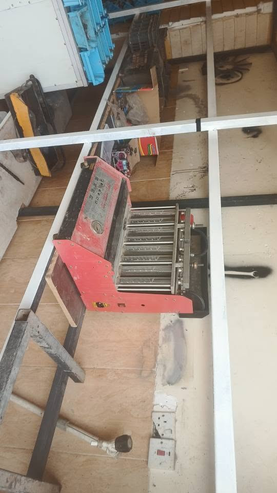 سڵاوی خواتان لێبێت ئەم دوکانە بۆ فرۆشتن ئەشیای سەیارەیە نزیک 90 تاخم بانسی تێدایە فیتپەمپ و پلاک و کۆیلی تێدایە بابەتی پێش و دەبڵ و بۆڵبرینگ و دەبۆ و کاسکێت وزۆربەی پێداویستیەکانی تێدایە  هەموی بێکەوە دەفرۆشم بە ڕەفەکانیشەوە سعریشی 3 ملیۆنە ڕجائەن لە شت نازانی نامە مەنێرە  خۆی شتەکان سەرو 9 ملیۆنی تێ چوە لە سلێمانیم کانی کوردە 
*********** السليمانية, العراق
