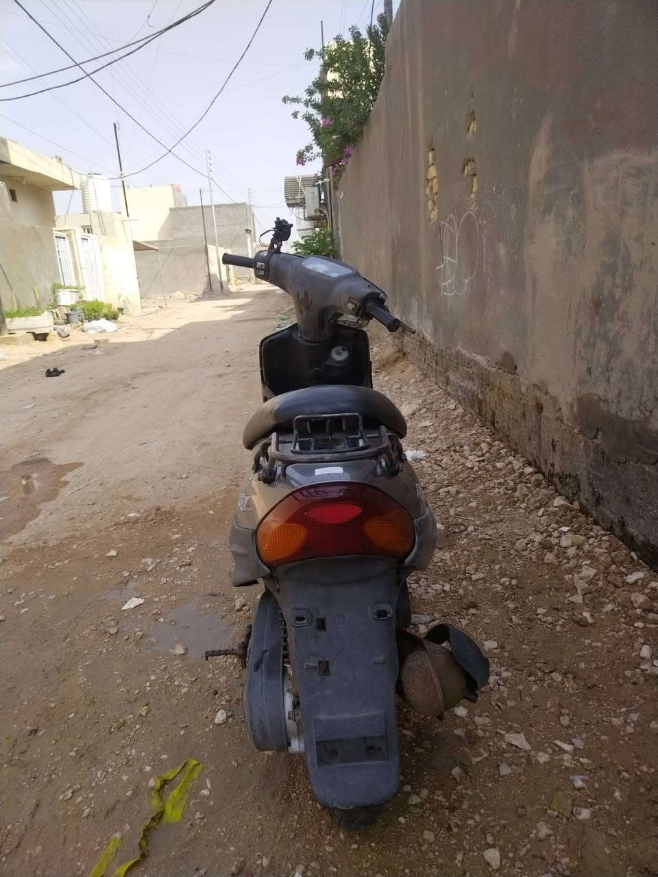 بيجي حاويههه دراجه على وضع لبلاد تجفيت كصه قبل سبوع  دراجه ع شرطط سعر 325 مكاني سماوه
***********
