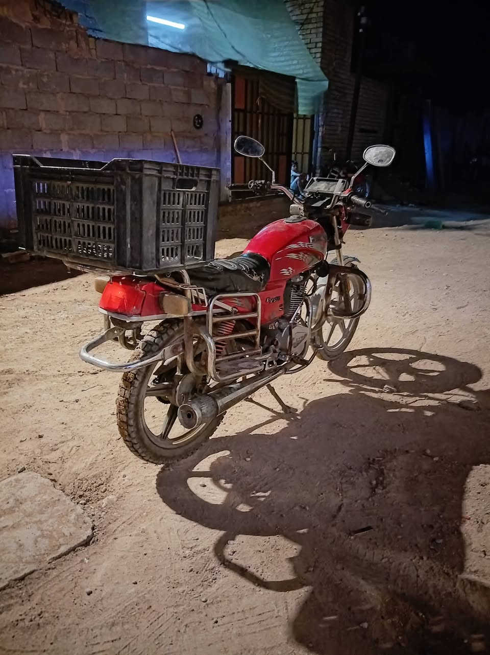 سلام عليكم دراجه (فيومFYM)  دراجه شغاله من الطول للطول كهربائيات سلف هندر  موديل ٢٠١١   السعر  ٣٥٠ ألف  مكاني كربلاء   *********** ملاحظة  دراجه ما مفتوحه
