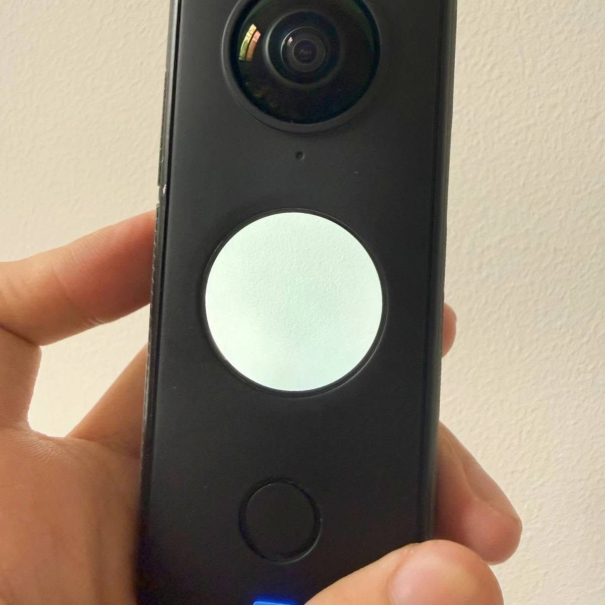 كاميرا الحركة Insta360 X2 بدقة 5.7K بزاوية 360 درجة، بحالة ممتازة مع حقيبة وكابل شحن اصلي هاتف *********** 