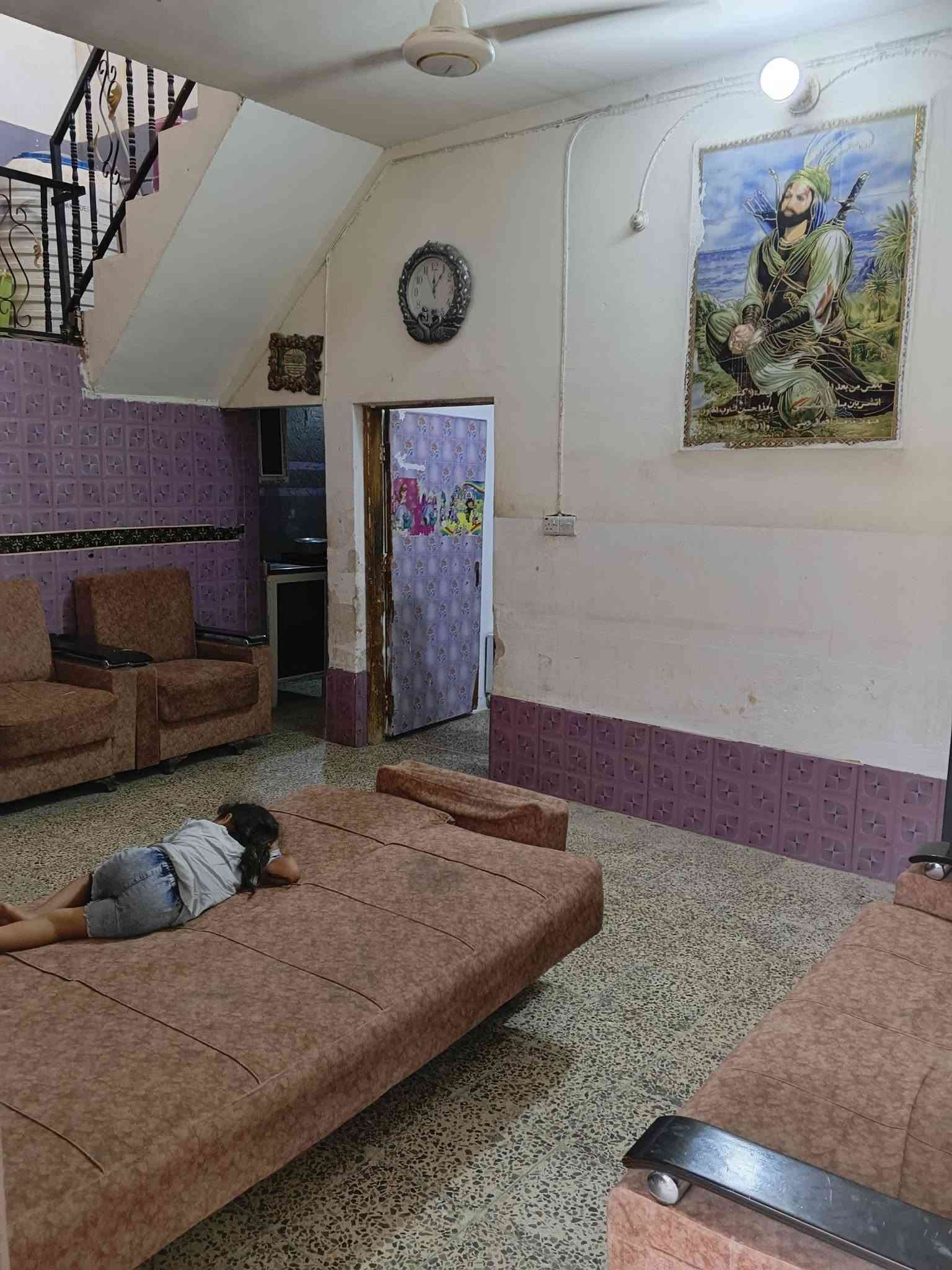 دار للبيع المساحه 100/متر بناء نضيف فارغ 

حله ابو خستاوي شارع مدرسه حمام السلام نهايته التبليط الثاني 

خدمات كامله اصلاح زراعي مشمول بل تطويب ستمارة تمليك كامله قريب علا شارع كربلاء وشارع ميه 

السعر مناسب جدا 15 وبي مجال//***********
