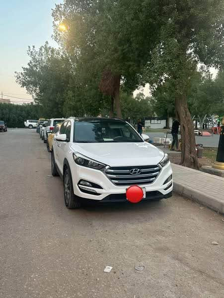 السلام عليكم 

توسان خليجي 2018 

رقم بغداد باسمي 
مواصفات السيارة 

محرك 2000 دوش 

بانوراما   

كشنات جلد

كامره  +حساسات خلفية

يها بارد ب جنطه والجاملغ امامي الايمن فقط 

سيارة نظيفة قطرة  صبغ ما بيها  

السيارة ماشية 70 الف 

محرك كير وتبريد مكفولات 100/100 

السعر 178 وبيها مجال بسيط جداً 

مكاني بابل الحلة

للاستفسار على الخاص او الاتصال على *********** حلة, بابل
