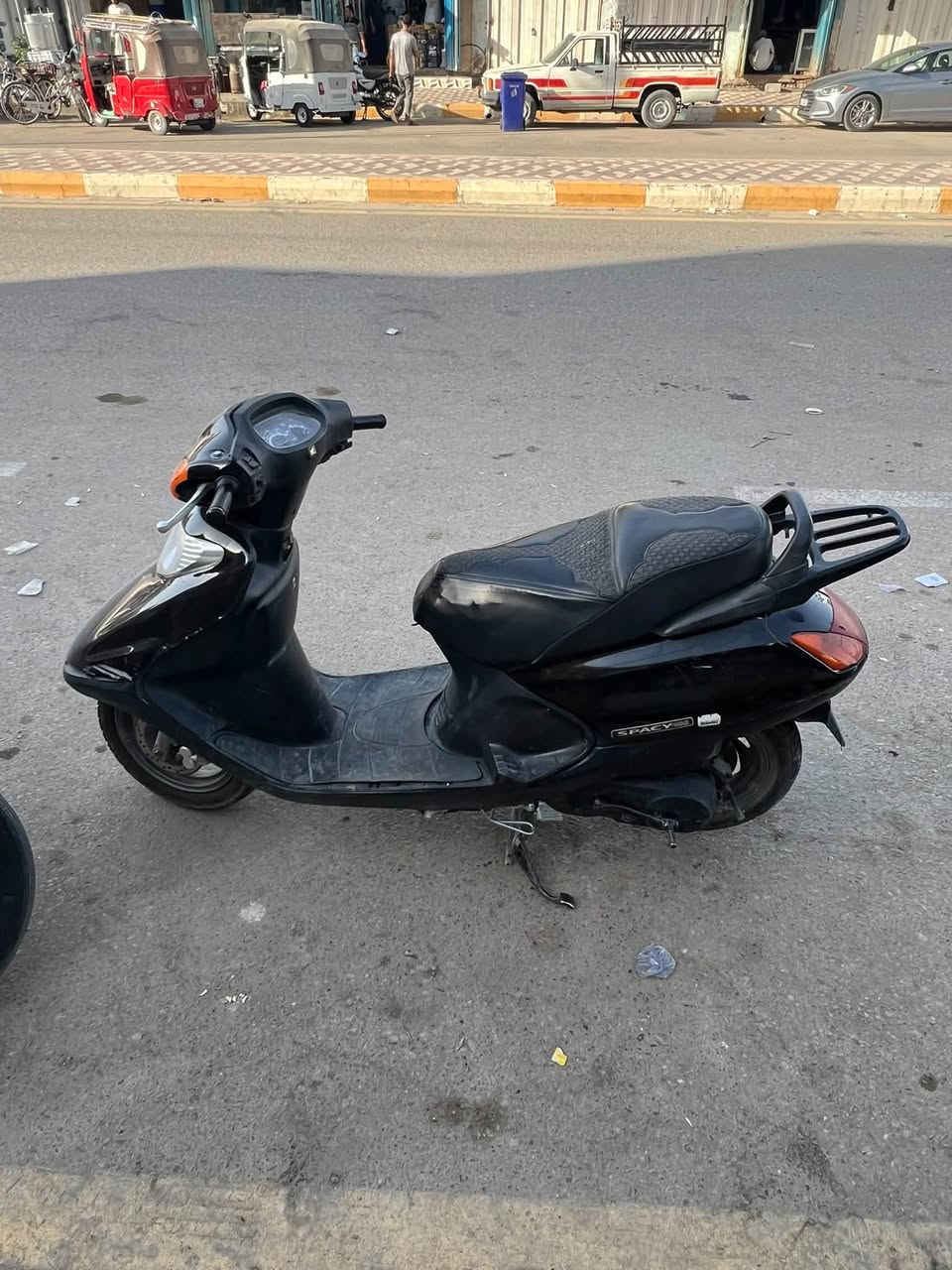 دراجه سبيسي البيع ياباني دراجه مابيه كل عطل 
فقط مكينه مفتوحه تجفية جديد نظافه نفس مابصوره كفراته بلادي
مكاني قضاء الفجر 
السعر800.000 بيه مجال حك الجيه
الاستفسار ***********
