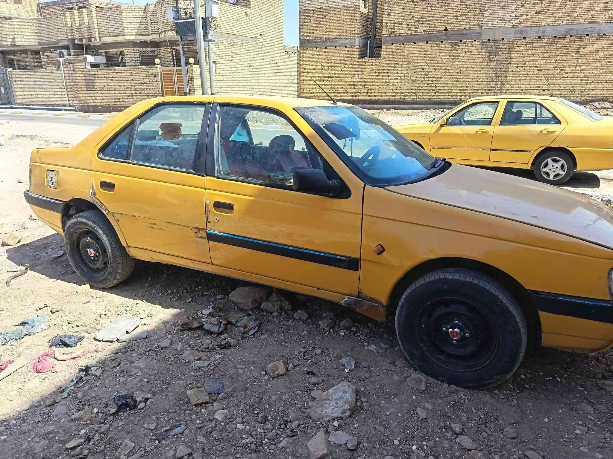 بيجو روى محرك ونجي بيه دخان بس يمشي مابيه شي براكيت معمر جديد دواخل تخم تاير سنويه مانافذه راعي موجود سعر15رقم***********
