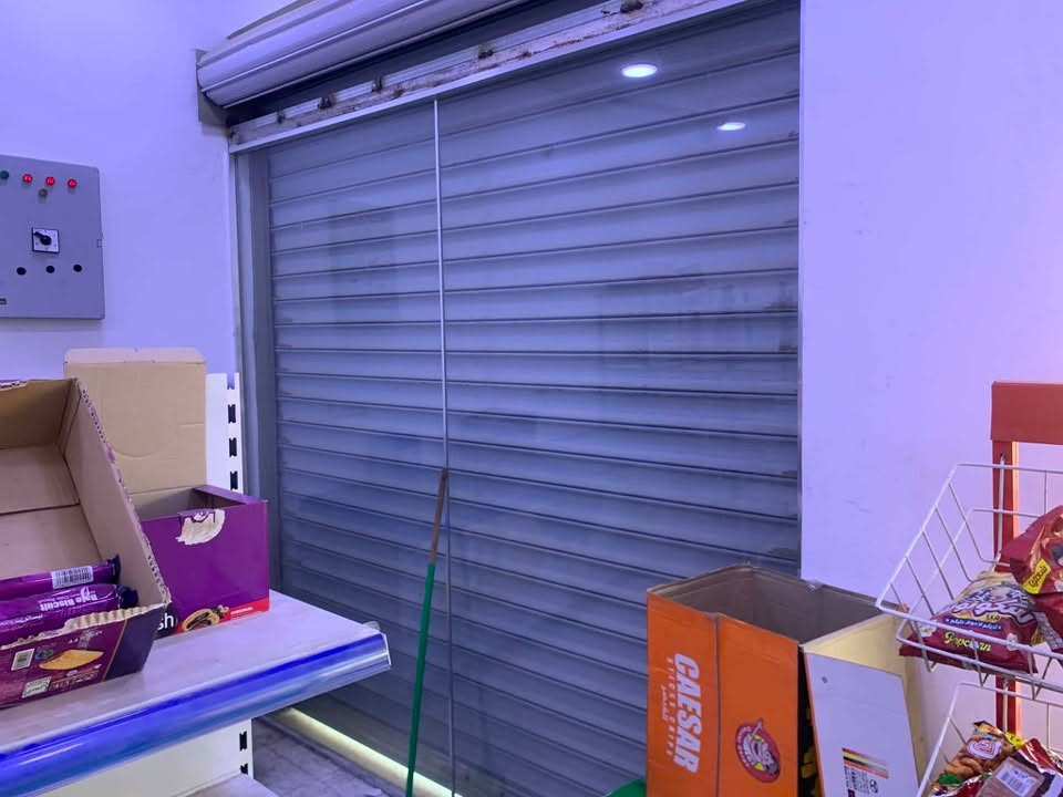 السلام عليكم 4 رفوف دكسن وجامخانه مال محلين مشتركه اليتخدمه يتواصل ع ***********
