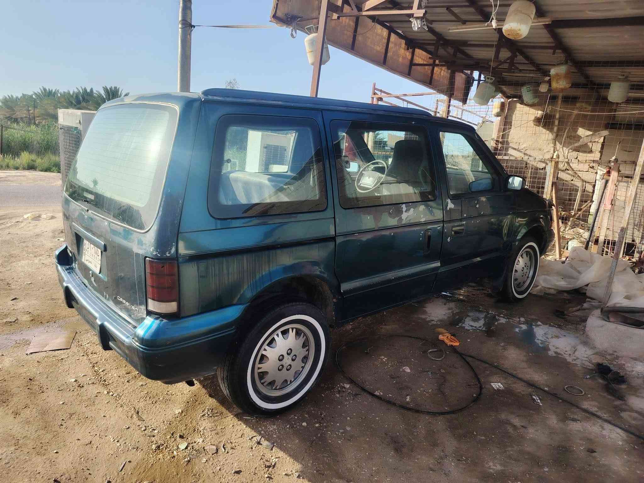 عندي دوج كلايزر ١٩٩٥ بغداد بلاديه ٧راكب أخضر زيتوني تخم تاير 15 العنوان بابل سدة الهنديه حولتها بسمي رقم انكليزي تجي تحول في اي محافظه محرك 3000
