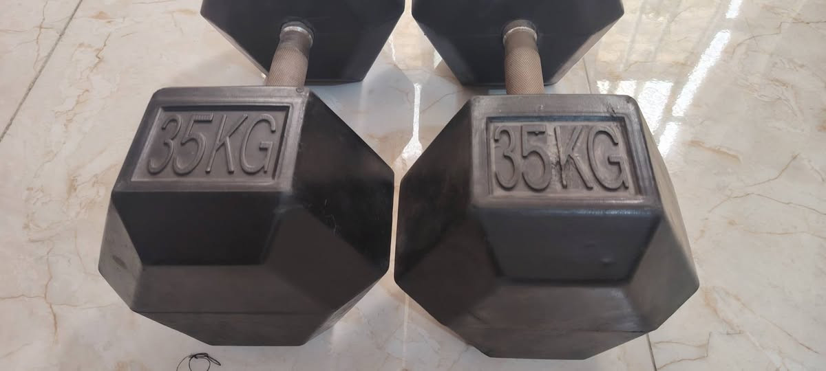 السلام عليكم
دمبلص ابو 35 ربل زوج 70كيلو 
سعر الكيلو 1500  الف ونص 

اقراص جديد بالجيس ابو 15 كيلو زوج 30 كيلوا
جديد مامستعنل سعر الكيلو الفين 2000

شفت فتحه عريضه الطول متر ونص السعر 40 الف 
اقراص حديد فتحه صغيره ابو الخمسه 8 اقراص ابو 2.5 اربع اقراص  ابو الكيلو اوربع 
اربع اقراص +ابو الخمسه فتحه عريضه قرصين 
الكيلو الكيلو الف ونص جديد ما مستعمل 
+شفتين دمبلص 15000الف

المكان بغداد الامين الثانيه رقمي 
***********
