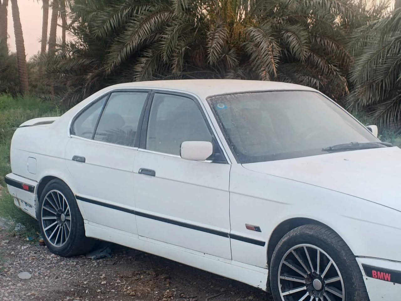 بي إم 92 حجم 525 سياره كشر بلاد دواخل نظيفه تبريد شغال تخم تاير كهربايات شغاله /بيه مكينه مفتوحه يم الفيتر نبيع على وظعه راح أخلي رقم راعيه مكلف بانشر *********** سعر 40 وبيه مجال
