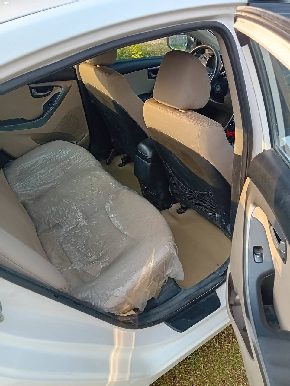 السلام عليكم انتره خليجي ١٦البيع بيهه قبق الجنطه وشويه بلجملغ الوره لسعر ١٢٠ وبيهه مجال ***********
