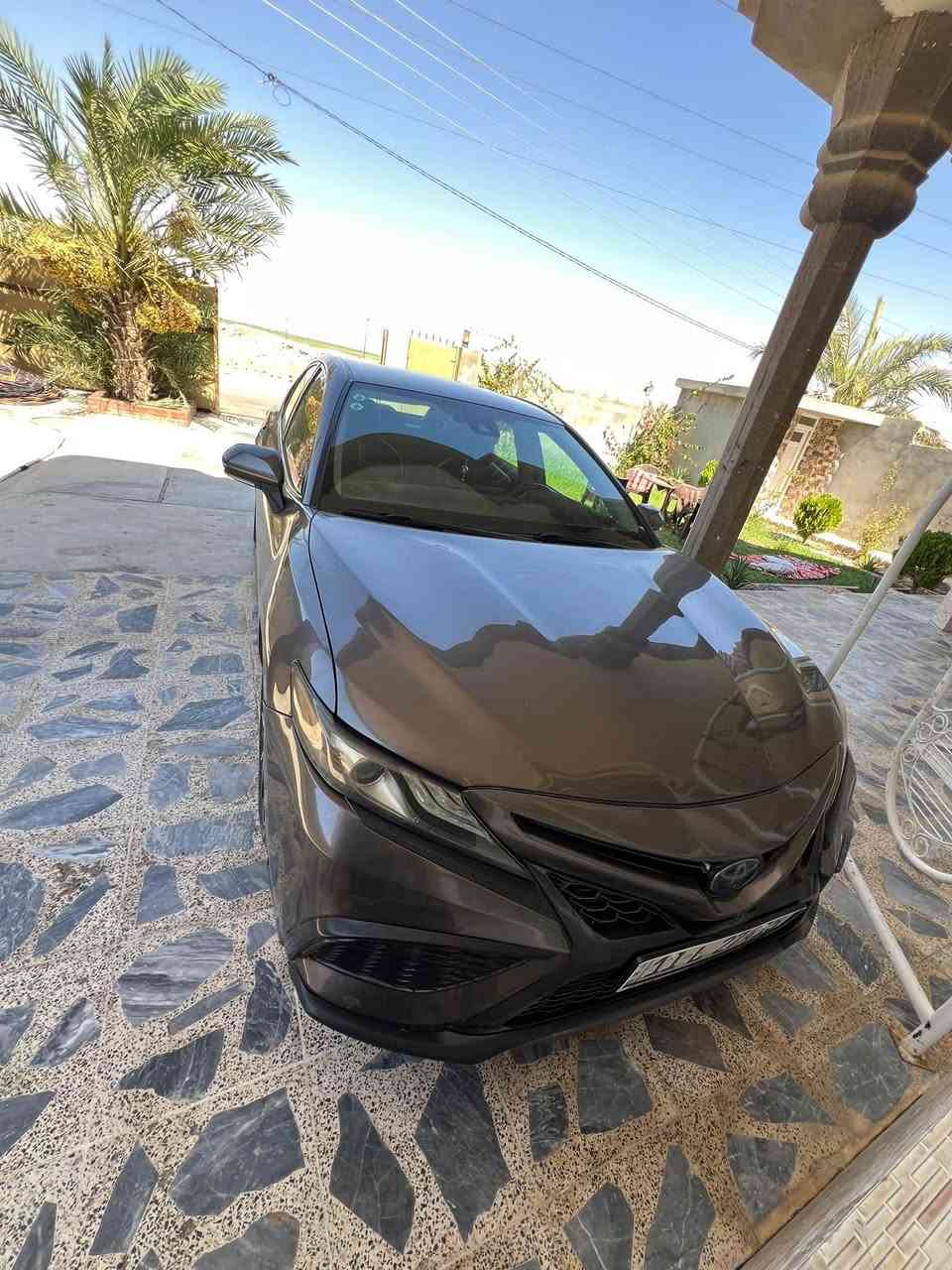 السلام عليكم ورحمة الله وبركاته
للبيع كامري موديل 2023 
المواصفات XSE دون فتحة
لون نفطي 
الضرر بنيد صبغ 
—————
محرك 2500 cc هجين هايبرد
كير acvt مستمر التعشيق 
مكفولات شرط 
—————
تخم تاير جديد
وياله بلادي
—————
رقم بغداد الجديد 
هزة لل 2027 قبل أربع اشهر سويتها 
باسمي تحويل مباشر 
—————-
كشانة جلد تدفئة 
تبريد قطعتين منفصل 
شاشة كبيرة 
كار بلي & اندورايد اوتو 
أنظمة قيادة 
Eco 
Normal 
Sport
التوقف الذاتي
Auto hold 
سايد بريك كهربائي 
————————
السعر 185 وبيها مجال
للتواصل ***********
